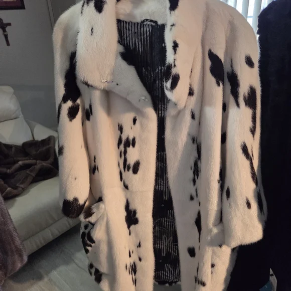 Brand New Luxury JAGUAR MINK 3/4 COAT.. - Picture 1 of 16